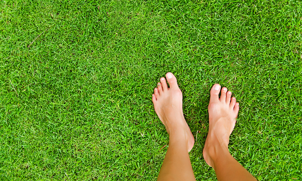 going barefoot benefits anti-aging effects