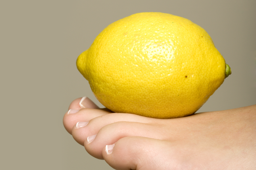 Yellow Toenails: Home Remedies That Blast Through The Yellow | Footfiles