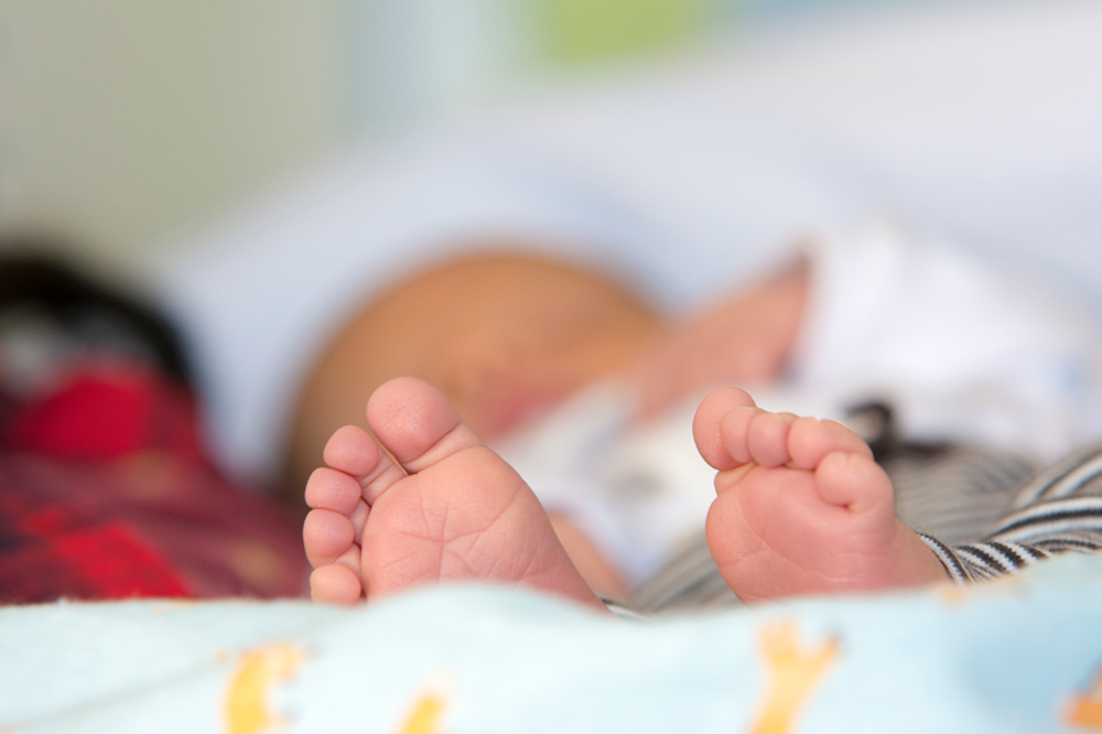 close up of women's infected feet fingers on bed , 5223668 Stock Photo at  Vecteezy